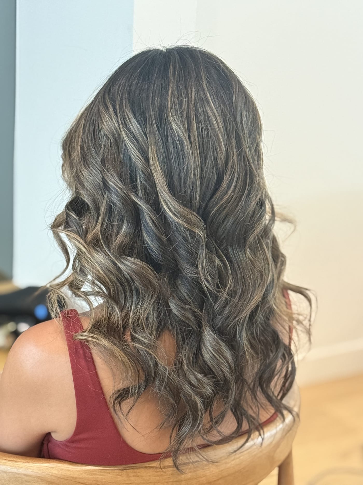 Glam hair color and style