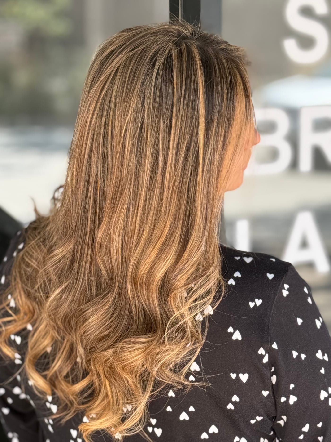Gorgeous highlights with the smooth curls
